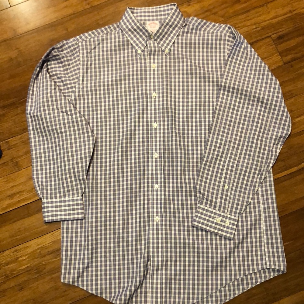 Brooks Brothers button down size 15 1/2 x 32